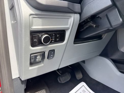 Used 2025 Ford F150 Lightning XLT image 24