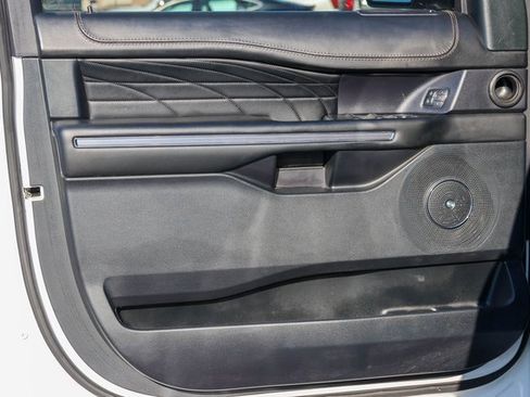 Used 2021 Ford Expedition Platinum image 14