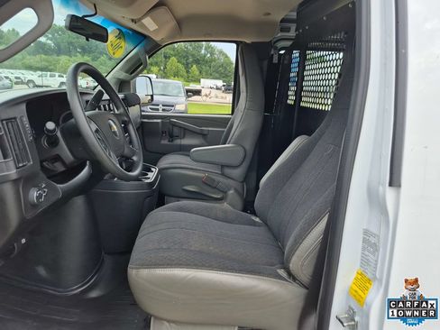Certified 2025 Chevrolet Express 2500 w/ Driver Convenience Package RWD image 9