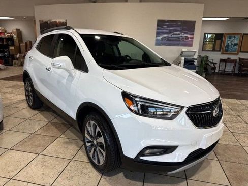 Used 2020 Buick Encore Essence image 2