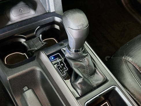 Used 2019 Toyota Tacoma TRD Sport image 25