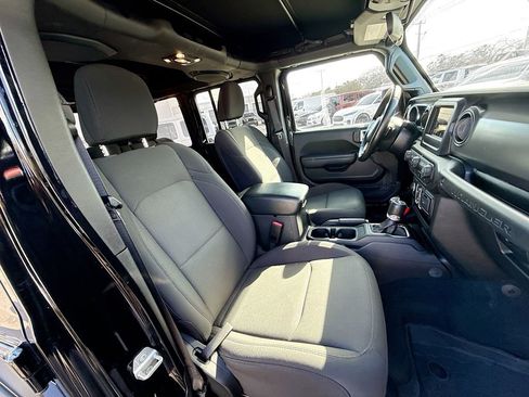 Used 2022 Jeep Wrangler Unlimited Sport image 32
