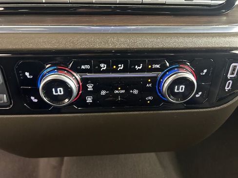Used 2024 GMC Sierra 3500 SLT AWD/4WD image 20