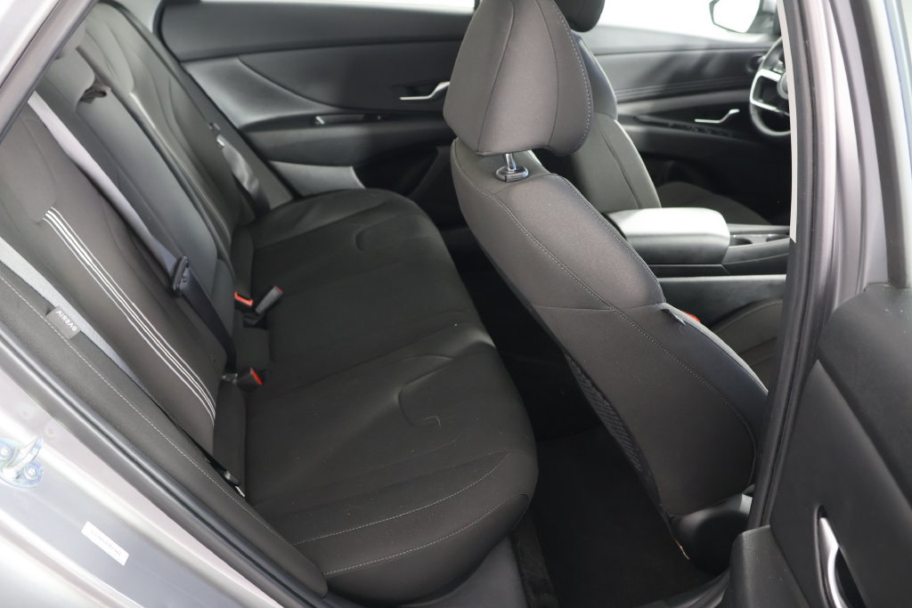 Used 2025 Hyundai Elantra SEL FWD image 22