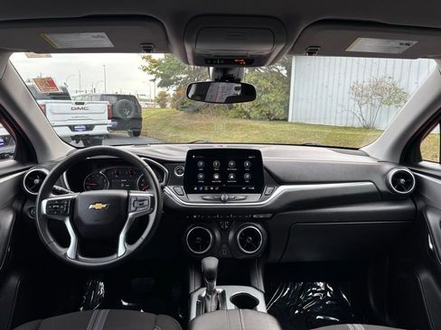 Used 2025 Chevrolet Blazer LT image 23