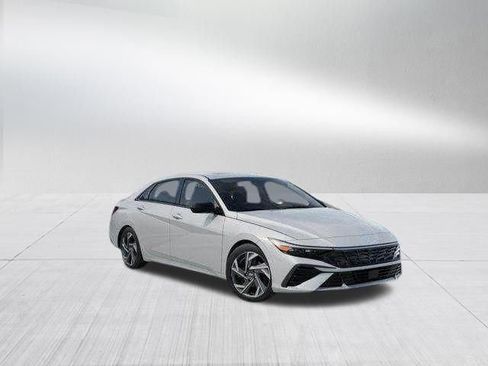 New 2026 Hyundai Elantra SEL Sport Premium FWD image 2