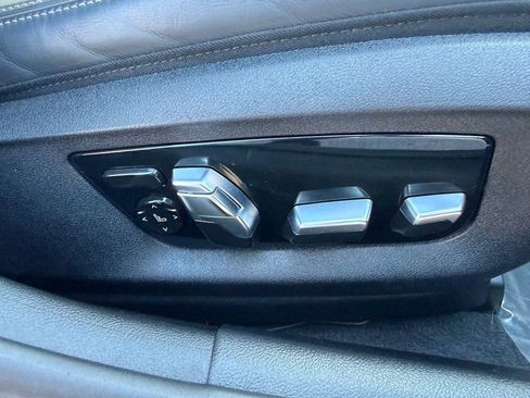 Used 2023 BMW 530i xDrive image 35