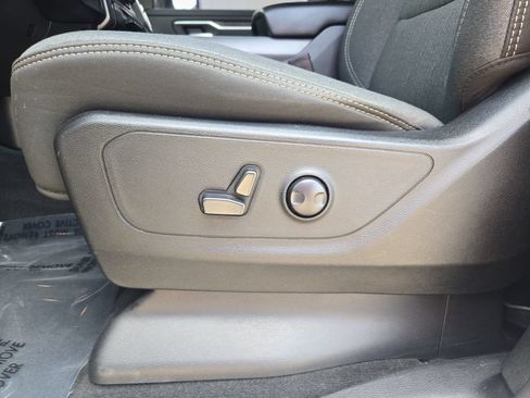 Used 2022 RAM 1500 Big Horn w/ Night Edition AWD/4WD image 29