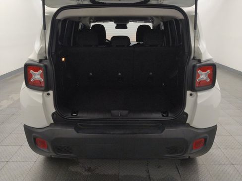 Used 2022 Jeep Renegade Latitude AWD/4WD image 29
