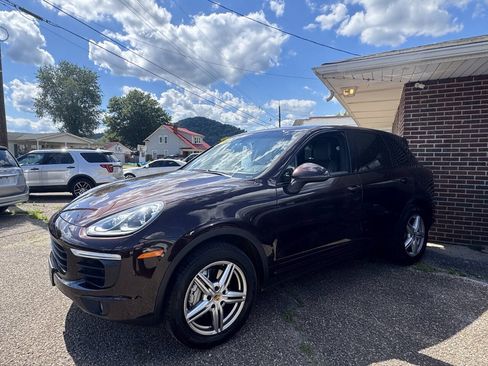 Used 2016 Porsche Cayenne S AWD/4WD image 1