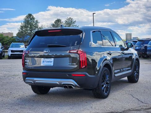 Used 2021 Kia Telluride SX w/ SX Prestige Package AWD/4WD image 3