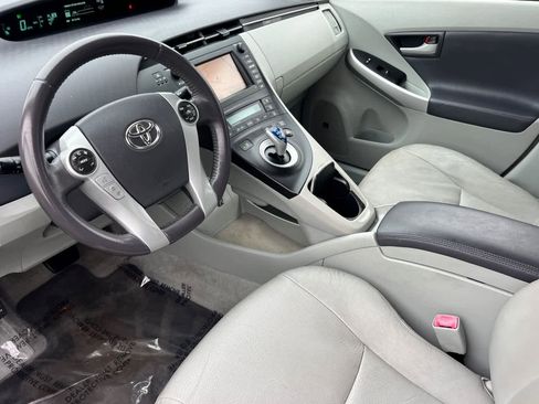 Used 2010 Toyota Prius Five image 11