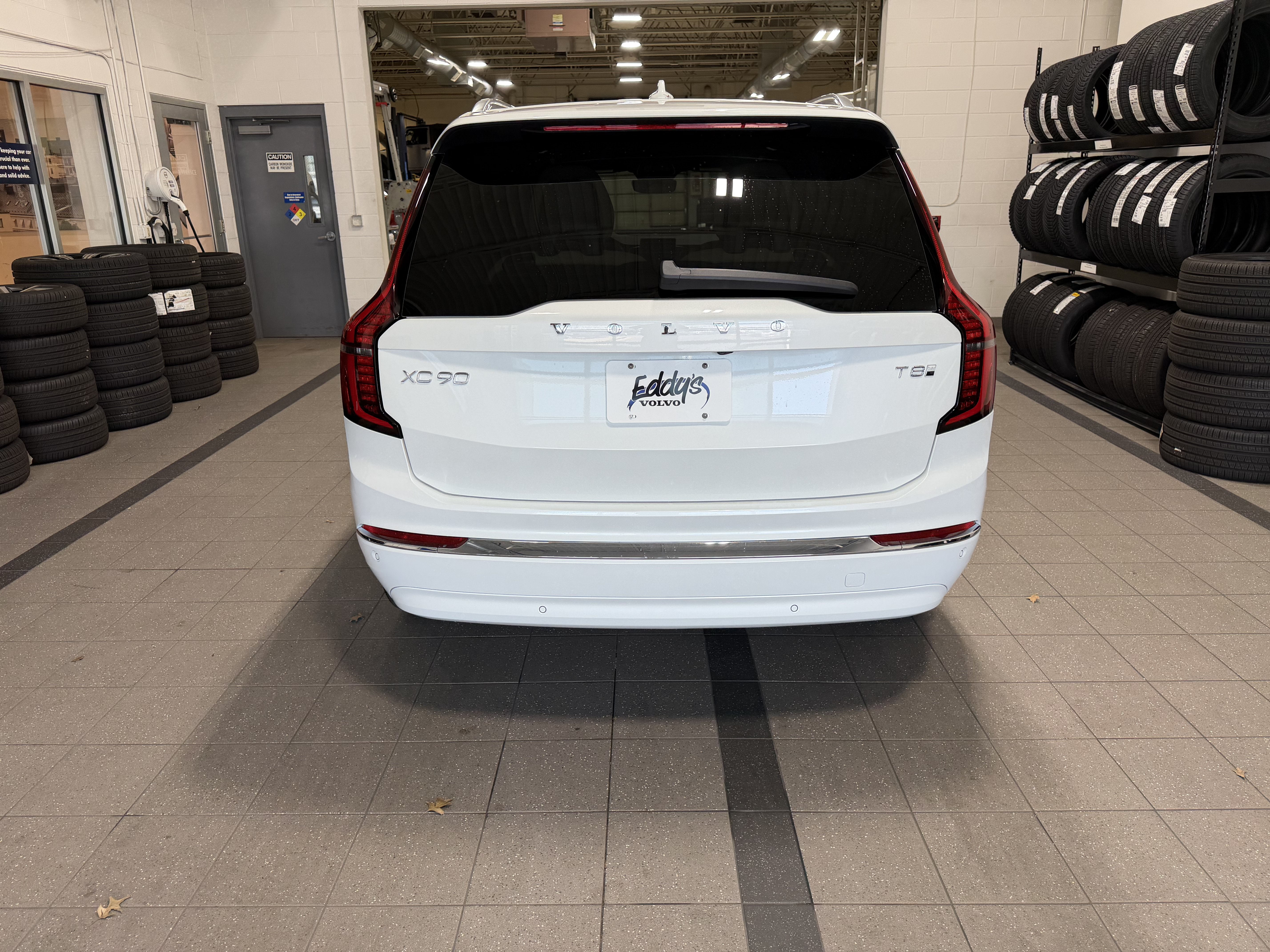 New 2026 Volvo XC90 T8 Plus w/ Protection Package AWD/4WD image 8