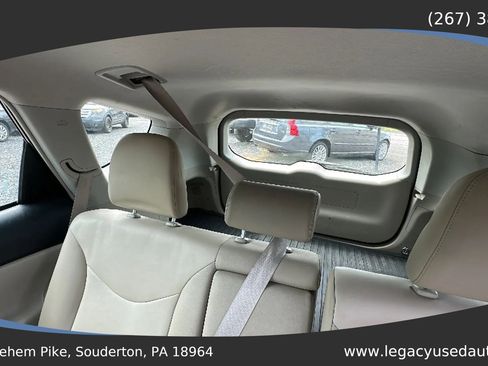 Used 2017 Toyota Prius V Four FWD image 50