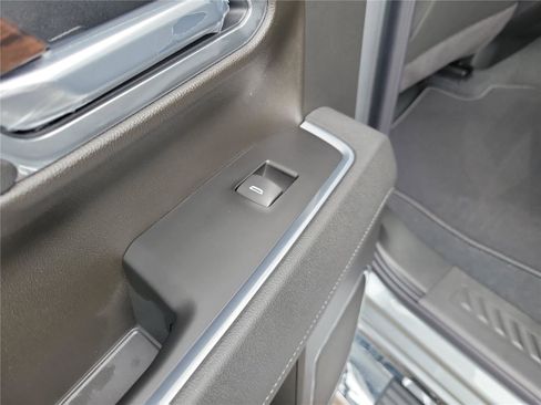 New 2026 GMC Sierra 1500 SLT image 16