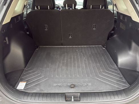 Used 2023 Kia Sportage LX AWD/4WD image 9