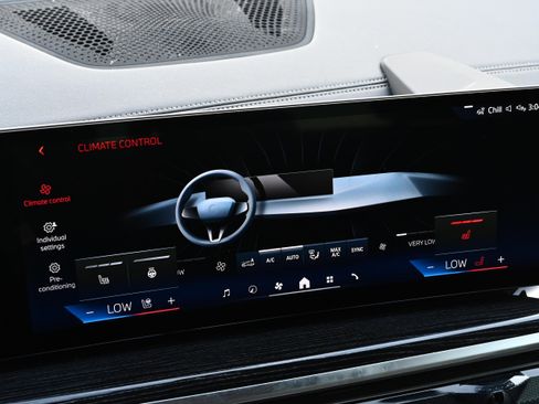 Certified 2025 BMW X5 xDrive50e w/ M Sport Package image 16