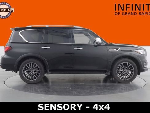 Used 2024 INFINITI QX80 Premium Select image 8