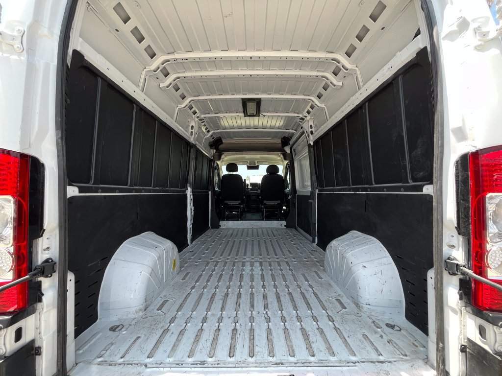 Used 2025 RAM ProMaster 2500 w/ Convenience Group FWD image 8
