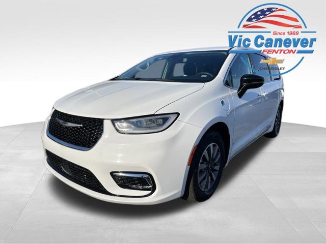 Used 2024 Chrysler Pacifica Limited FWD image 1