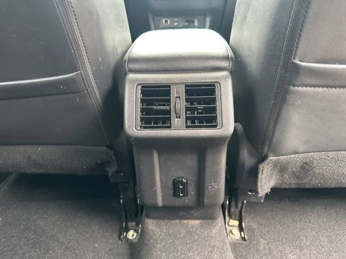 Used 2020 Mitsubishi Outlander AWD image 24