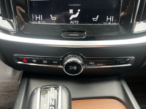 Used 2019 Volvo S60 T6 Inscription image 26