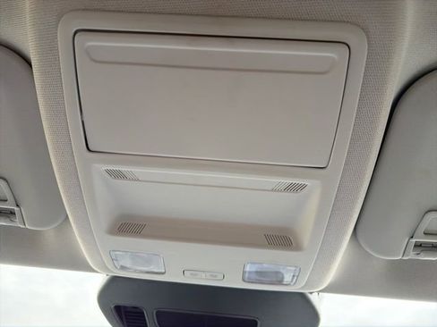 Used 2021 Ford Escape SE image 32