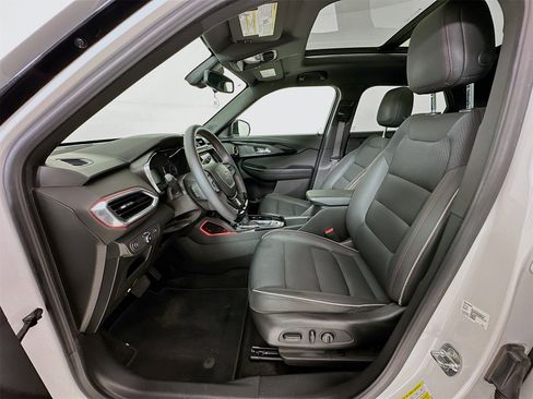 Used 2021 Chevrolet TrailBlazer RS w/ Sun and Liftgate Package image 21