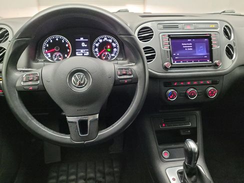 Used 2017 Volkswagen Tiguan S image 22