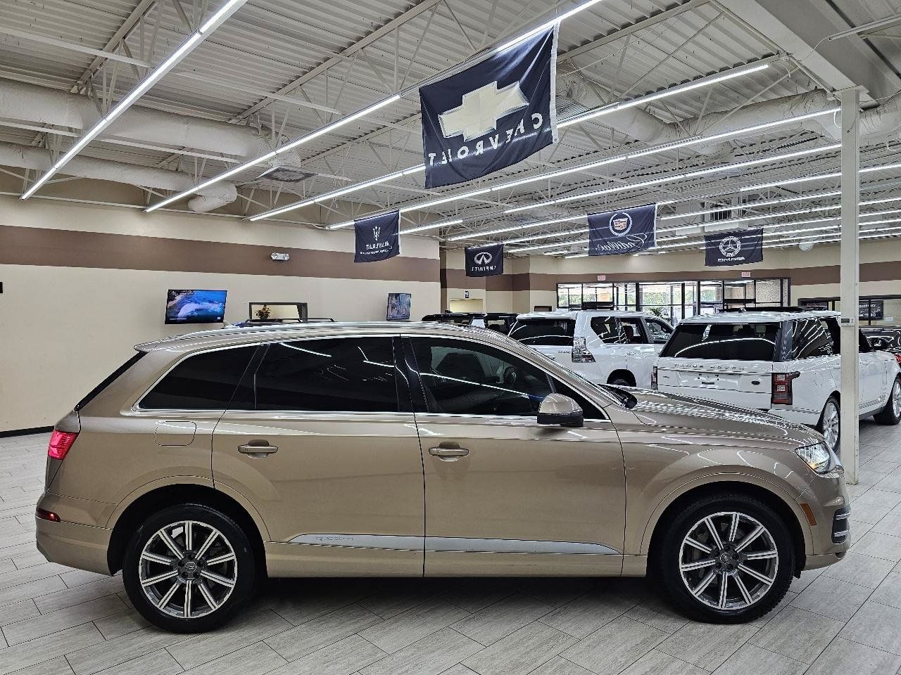 Used 2019 Audi Q7 3.0T Premium Plus w/ Premium Plus Package AWD/4WD image 6