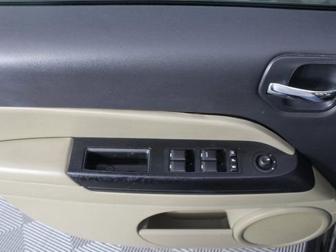 Used 2014 Jeep Patriot Latitude image 11