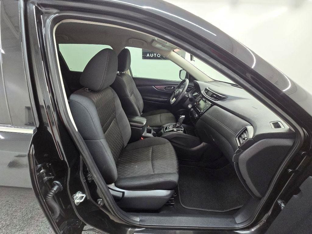 Used 2020 Nissan Rogue S FWD image 22