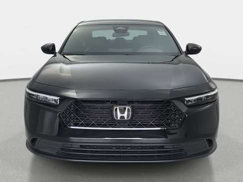 Used 2025 Honda Accord Sport image 8