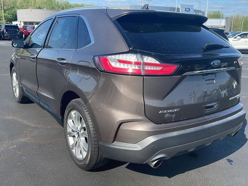 Used 2019 Ford Edge Titanium FWD image 3
