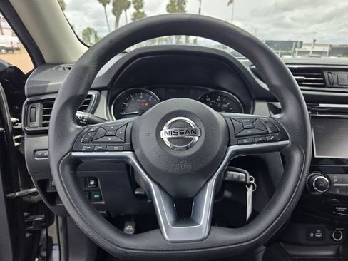 Used 2019 Nissan Rogue S FWD image 18