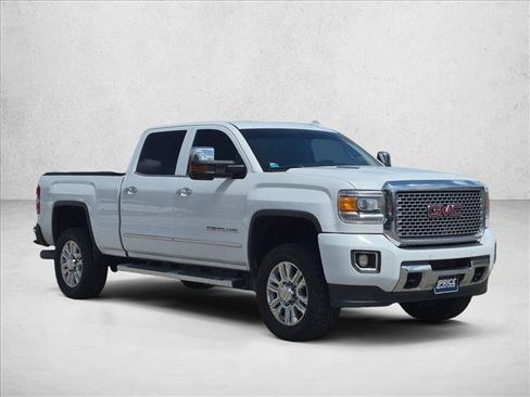 Used 2015 GMC Sierra 2500 Denali w/ Duramax Plus Package AWD/4WD image 3