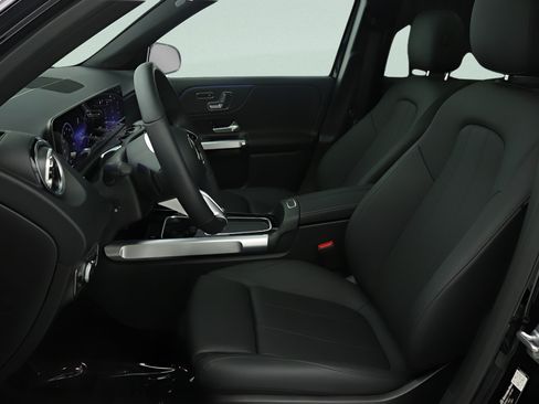 Certified 2026 Mercedes-Benz GLB 250 image 30
