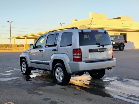 Used 2010 Jeep Liberty Sport w/ Popular Equipment Group image 4