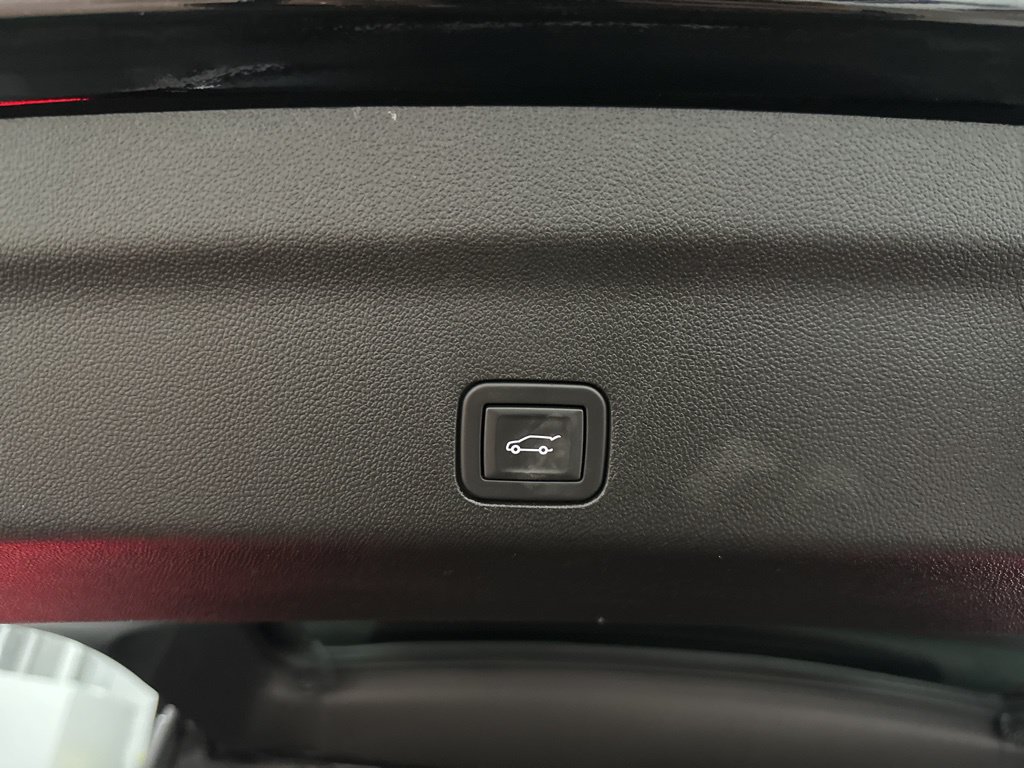 Used 2024 GMC Yukon Denali Ultimate AWD/4WD image 39
