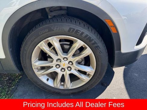 Used 2020 Chevrolet Blazer LT w/ Sound & Technology Package FWD image 2