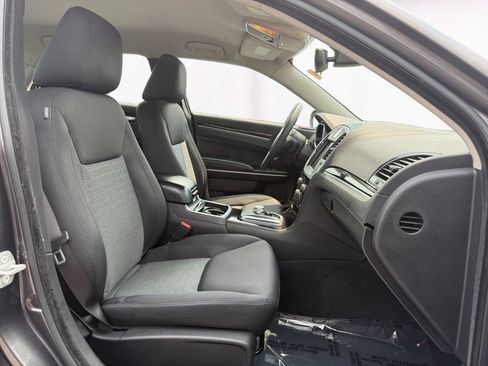 Used 2023 Chrysler 300 Touring RWD image 15