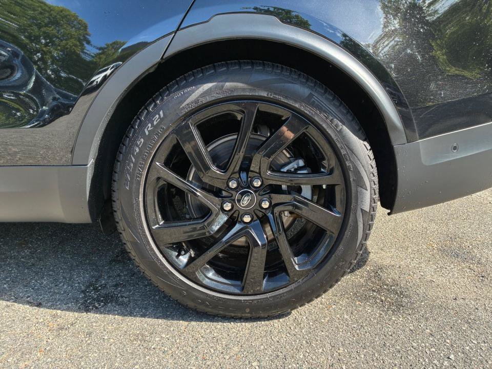Certified 2025 Land Rover Discovery S AWD/4WD image 22