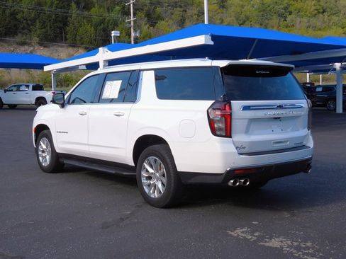 Used 2024 Chevrolet Suburban Premier image 19