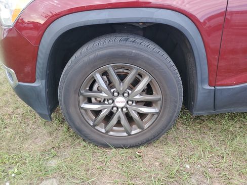 Used 2017 GMC Acadia SLT image 4