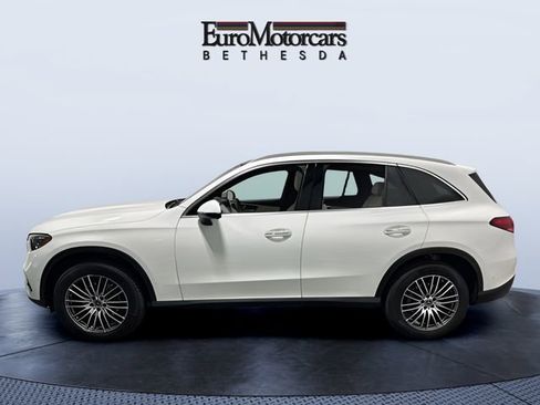 Used 2025 Mercedes-Benz GLC 300 4MATIC image 2