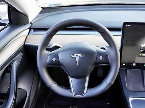 Used 2022 Tesla Model 3 Long Range image 21