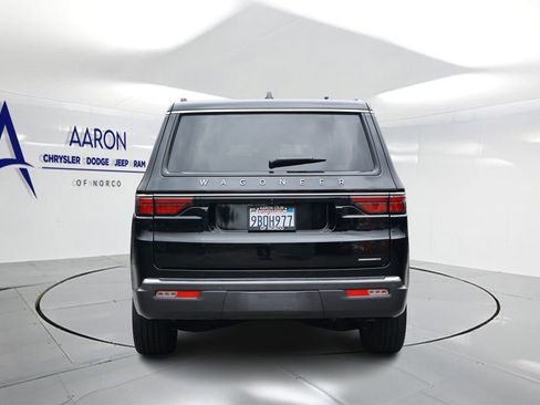 Used 2022 Jeep Wagoneer Series II RWD image 3