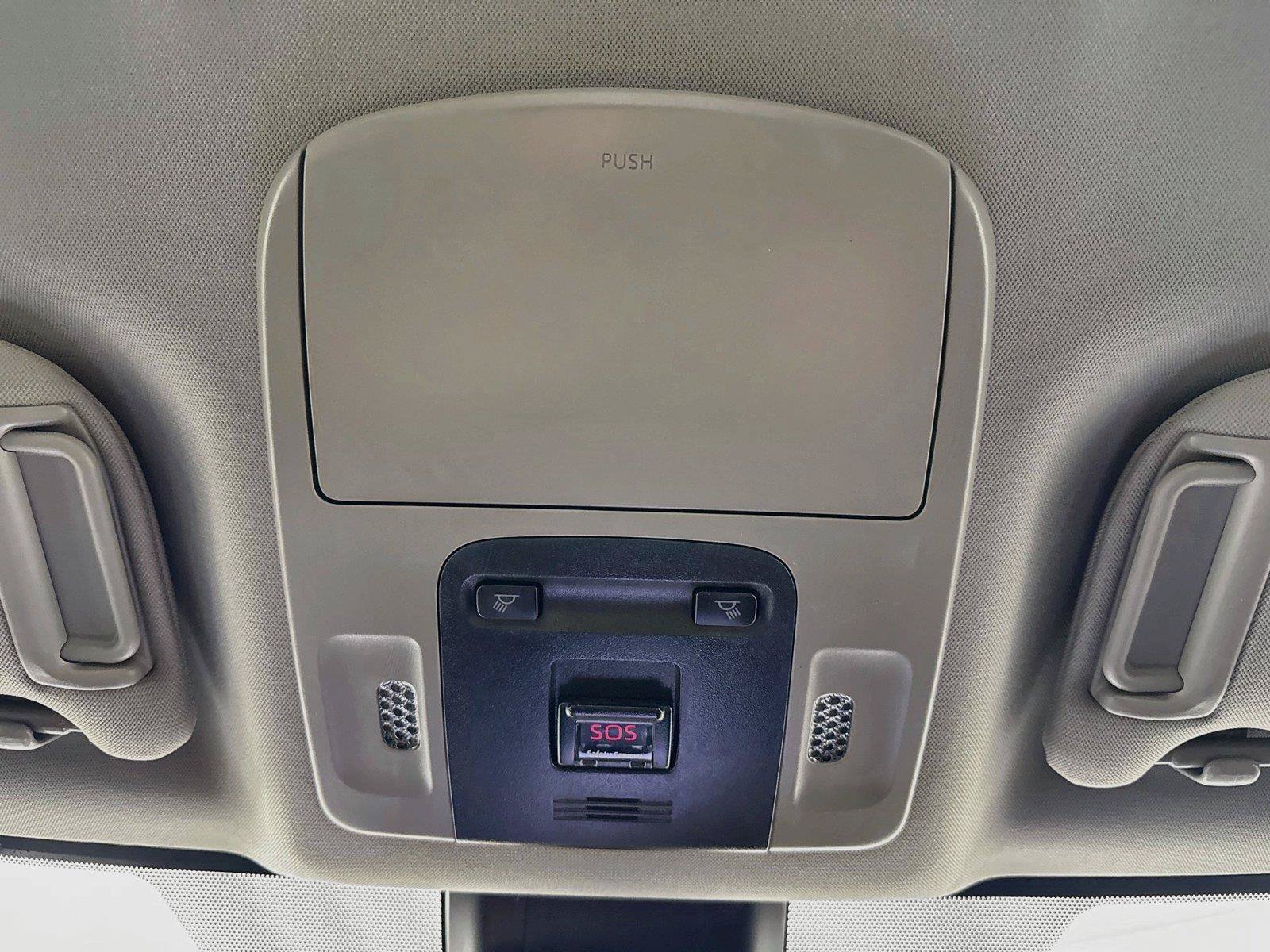Used 2019 Toyota Camry SE w/ Convenience Package FWD image 6