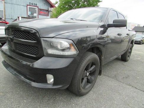 Used 2014 RAM 1500 Express w/ Black Ram 1500 Express Group AWD/4WD image 4