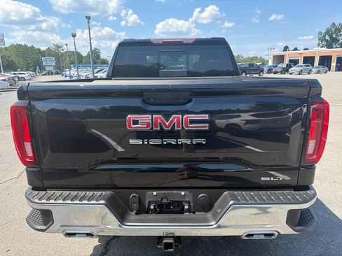 Used 2023 GMC Sierra 1500 Crew Cab SLT w/ Z71 w/ SLT Premium Package AWD/4WD image 4